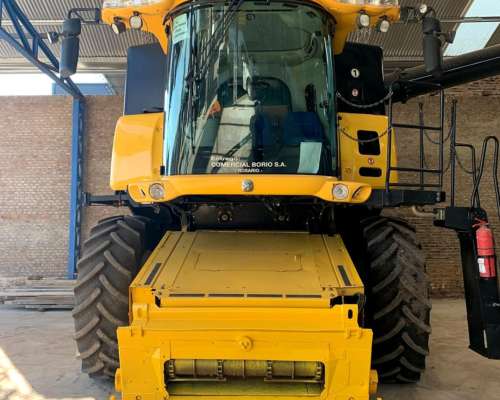 Cosechadora New Holland CR8.90 2017 - 571 HP - Usada