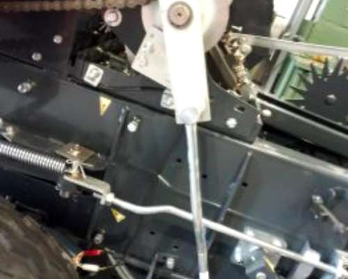 Enfardadora Yomel Tigra 3747