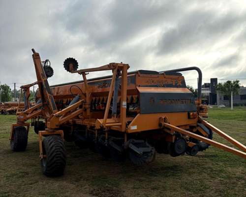 Agrometal TX Mega 16 a 42, año 2010, Fertilización Simple.