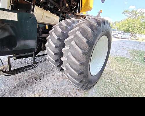New Holland 6080 año 2014 Cabezal 30 Pies