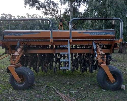 Sembradora Agrometal MX de 23 a 21 cm Grano Fino