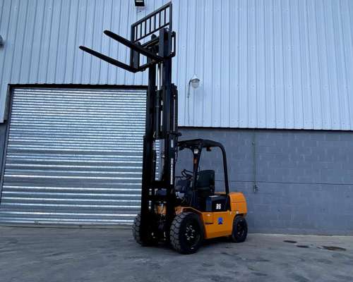 Alquiler Autoelevador 3.500kg 3.5 TON Triple Torre 4.5m