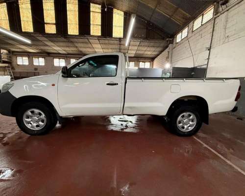 Toyota Hilux 2.5 C/S 4X2 TD DX Pack 120cv 2014 $21.999.000