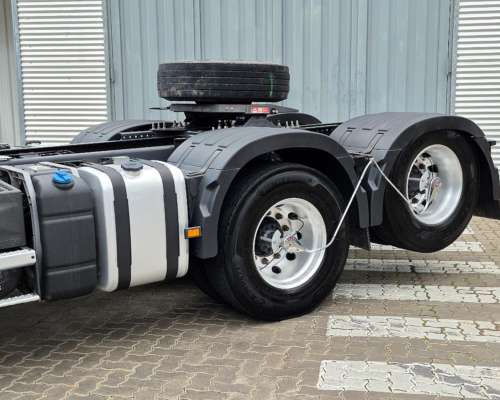 Volvofm 420 6X2 Tractor