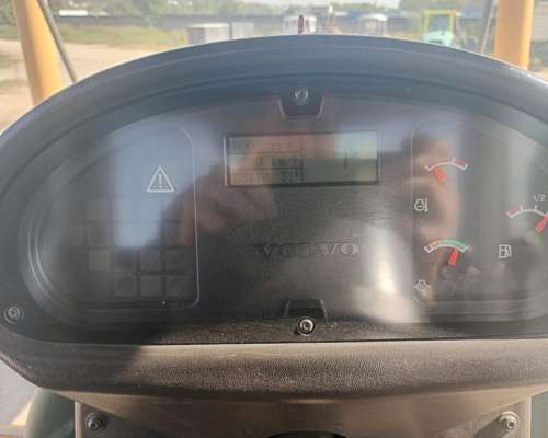 Motoniveladora Volvo G 930, año 2013 Excelente Estado