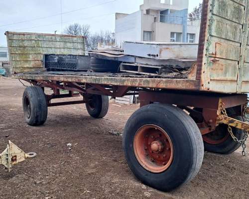 Acoplados Playos de Dos Ejes