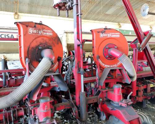 Sembradora Giorgi Neumática de 18 a 52