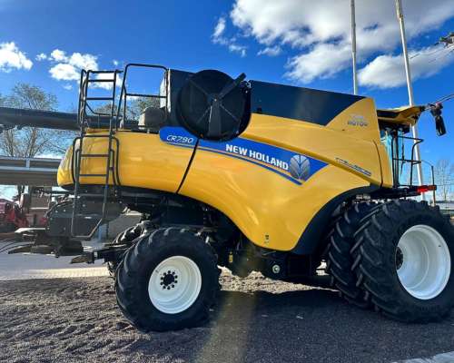 New Holland CR 7.90