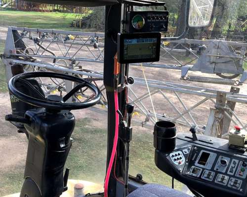 Pulverizadora Pla MAP 3000 - 28m - Trocha 2.10 - Piloto