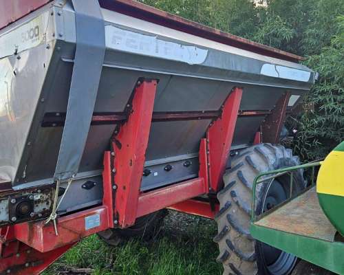 Fertilizadora de Arrastre Fertec - 6000l - Acero Inoxidable