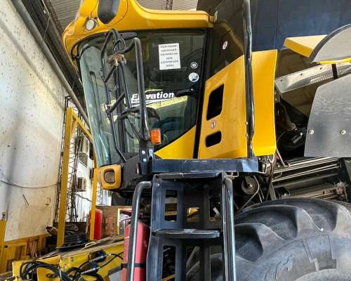 Cosechadora New Holland CR9060 - 2011 - 360hp - Usada