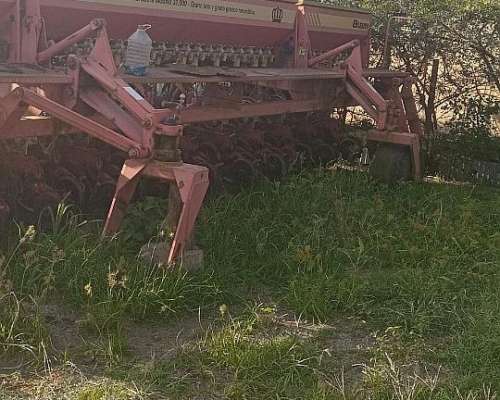 Sembradora Bertini 32000 2008