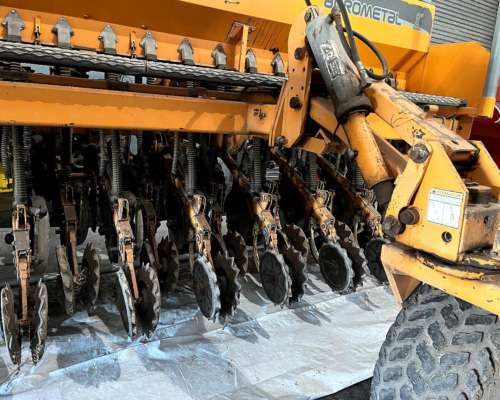 Sembradora Agrometal MX 33/21