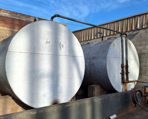 2 Tanques de Combustible de 30.000 Lts. C/U