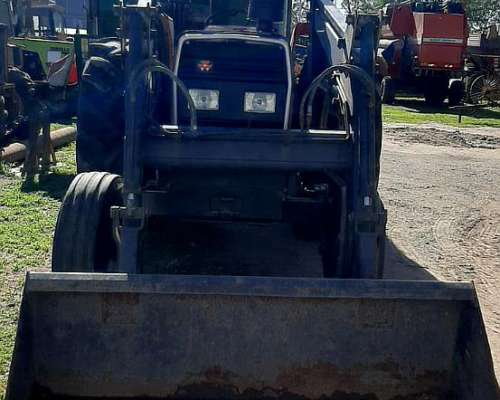 Tractor Massey Ferguson 1195 con Pala Cargadora