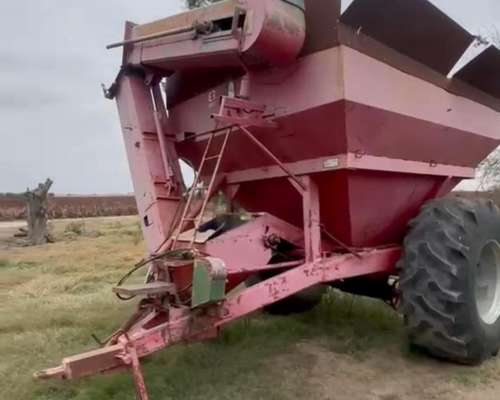 Tolva Autodescargable AFF de 3500 Kg de Maní.