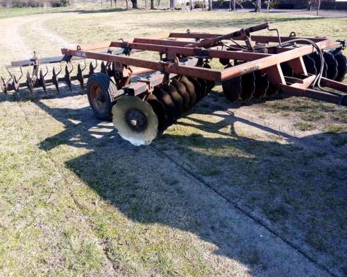 Rastra 40 Discos. Semi Pesada.