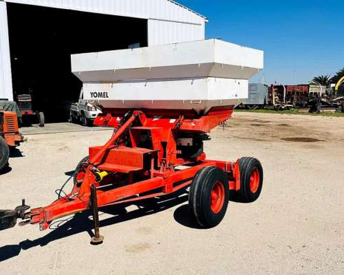Fertilizadora Yomel Control 3024.