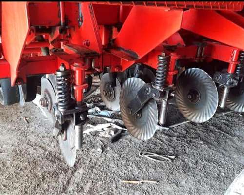 Sembradora Crucianelli Gringa IV de 12 a 52 cm