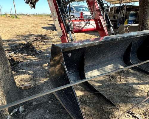 Tractor Case JX 90 C/ Pala OM, año 2021