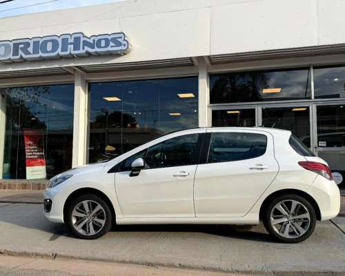 Peugeot 308 Allure Pack NAF THP Tiptronic 2018 con 43.000km