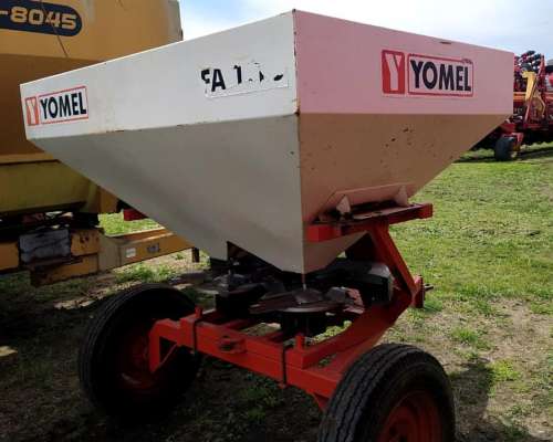 Fertilizadora de Arrastre Yomel RDA1050