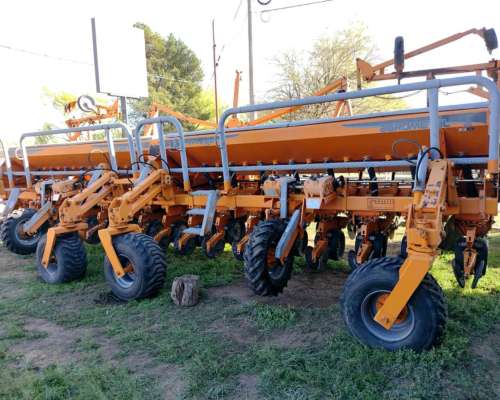 Sembradora Agrometal TX Mega 18 a 52 Mecanica