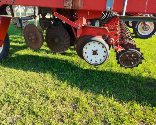 Sembradora Apache 27000 +