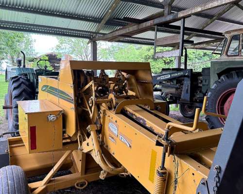 Vendo Enfardadora Challenger SB34