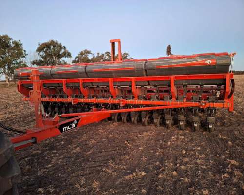 Sembradora de Granos Finos Malasia, 37 Líneas a 17,5 cm