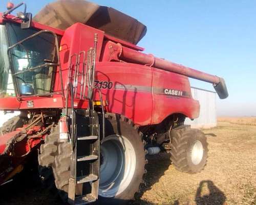 Cosechadora Case 7130, año 2016