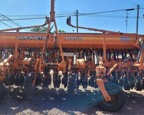 Sembradora Agrometal Mxyii de 33 a 21cm, año 2017