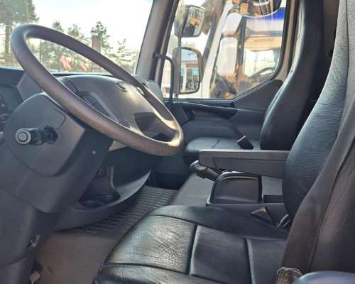 Camión Volvo 330 año 2016