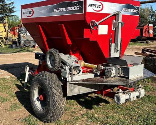 Fertilizadora Fertec F3000 con Cinta año 2011