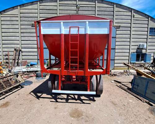 Acoplado Silero de 12 TN con División y Tapa Facil