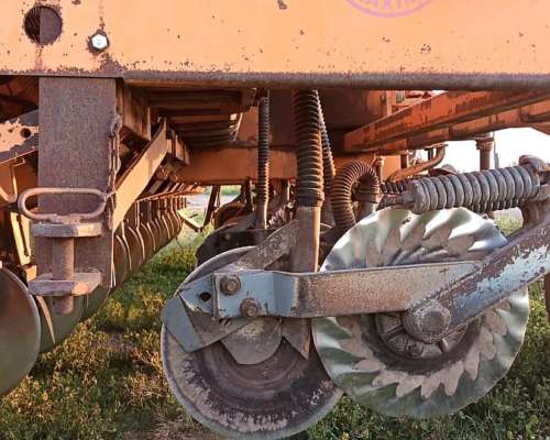 Sembradora Agrometal TX Mega 13 a 52 - Neumatica Foggia