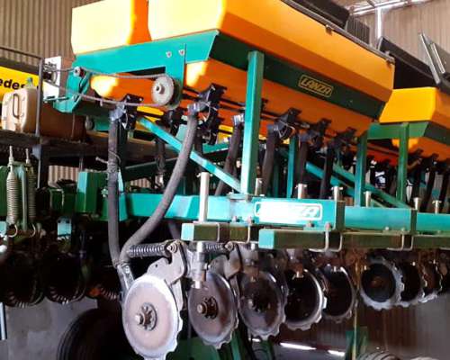 Sembradora Tedeschi de 12 a 42. Fertilizacion y Monitor.