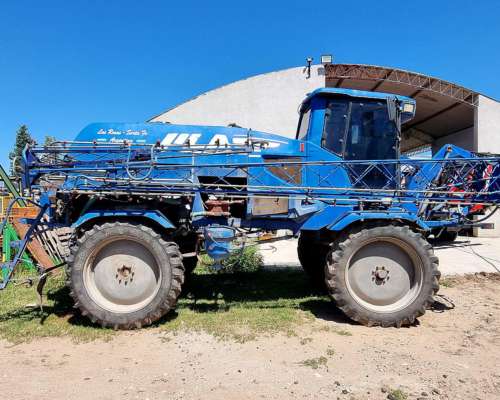 Pulverizadora Pla Modelo MAP2700 con 23 Metros Motor Deutz