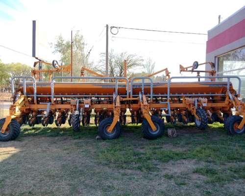 Sembradora Agrometal TX Mega 18 a 52 Mecanica