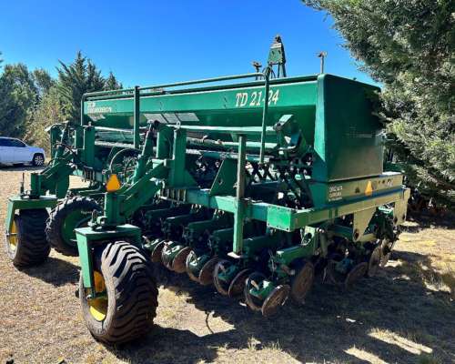 Sembradora Pierobon 21-24 Dobledisco. muy Buen Estado