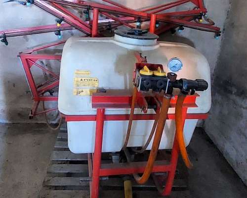 Pulverizador Marca Famaco AR 513 HE - 500 Lts. -