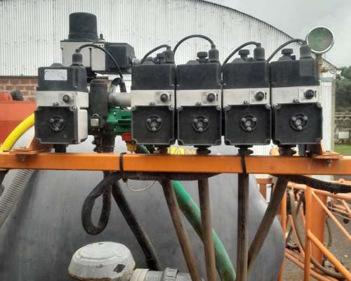 Pulverizador Jacto Uniport Plus 2500 año 2010