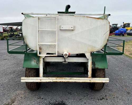 Acoplado Tanque Mauro de 3000 Lts de Capacidad