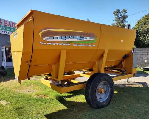Mixer Horizontal 9 Mts Cubicos Impagro en muy Buen Estado