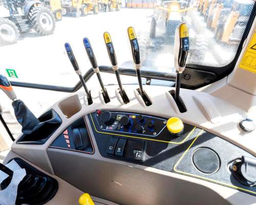 Tractor Lovol Modelo 2204 , 220 HP , 4x4, Nuevo.