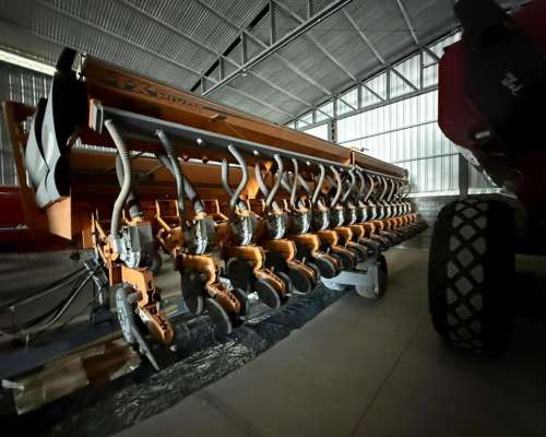 Sembradora Agrometal TX Pivot, año 2010, 16 a 52, 20 a 40