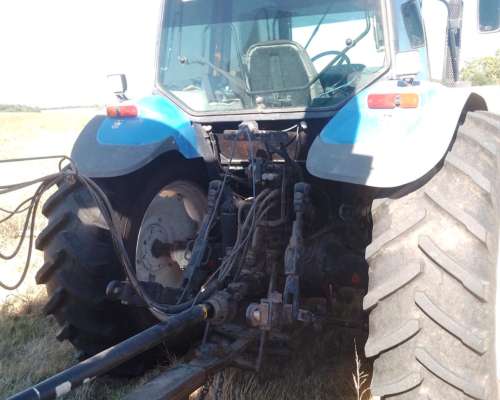 Tractor New Holland TM 135 4X4 - año 2004