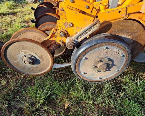 Agrometal MXY II 27 Lineas a 17,5, Alfalfero.