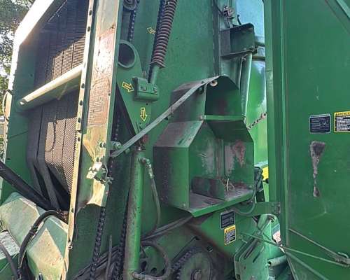 Rotoenfardadora John Deere 566