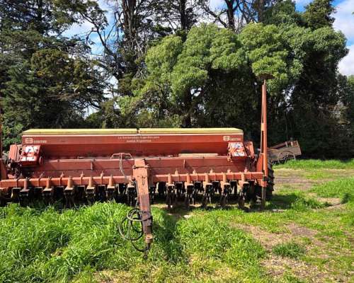 Vendo Sembradora Bertini 10.000 con Kit de Gruesa